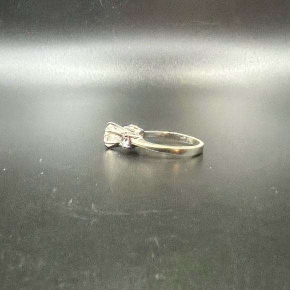 Diamond Ring - Picture 5 of 9